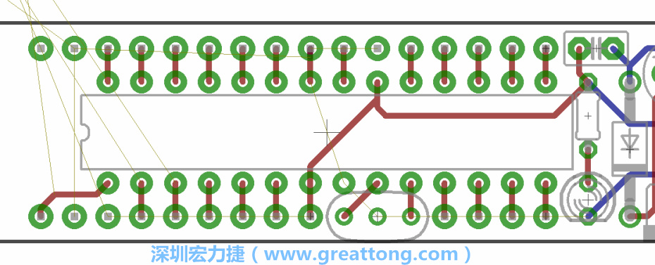 諧振器應(yīng)擺放在ATmega微控制器的針腳8、9和10旁邊，在共鳴器和微控制器中間的高頻信號(hào)線應(yīng)該要愈短愈好，此外，其它的信號(hào)線應(yīng)該要遠(yuǎn)離這個(gè)區(qū)域且配置在諧振器的下方，這樣做是為了防止不必要的無(wú)線電波干擾。
